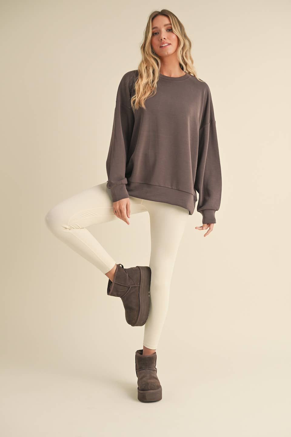 Mila Oversized Sweatshirt in Chocolate