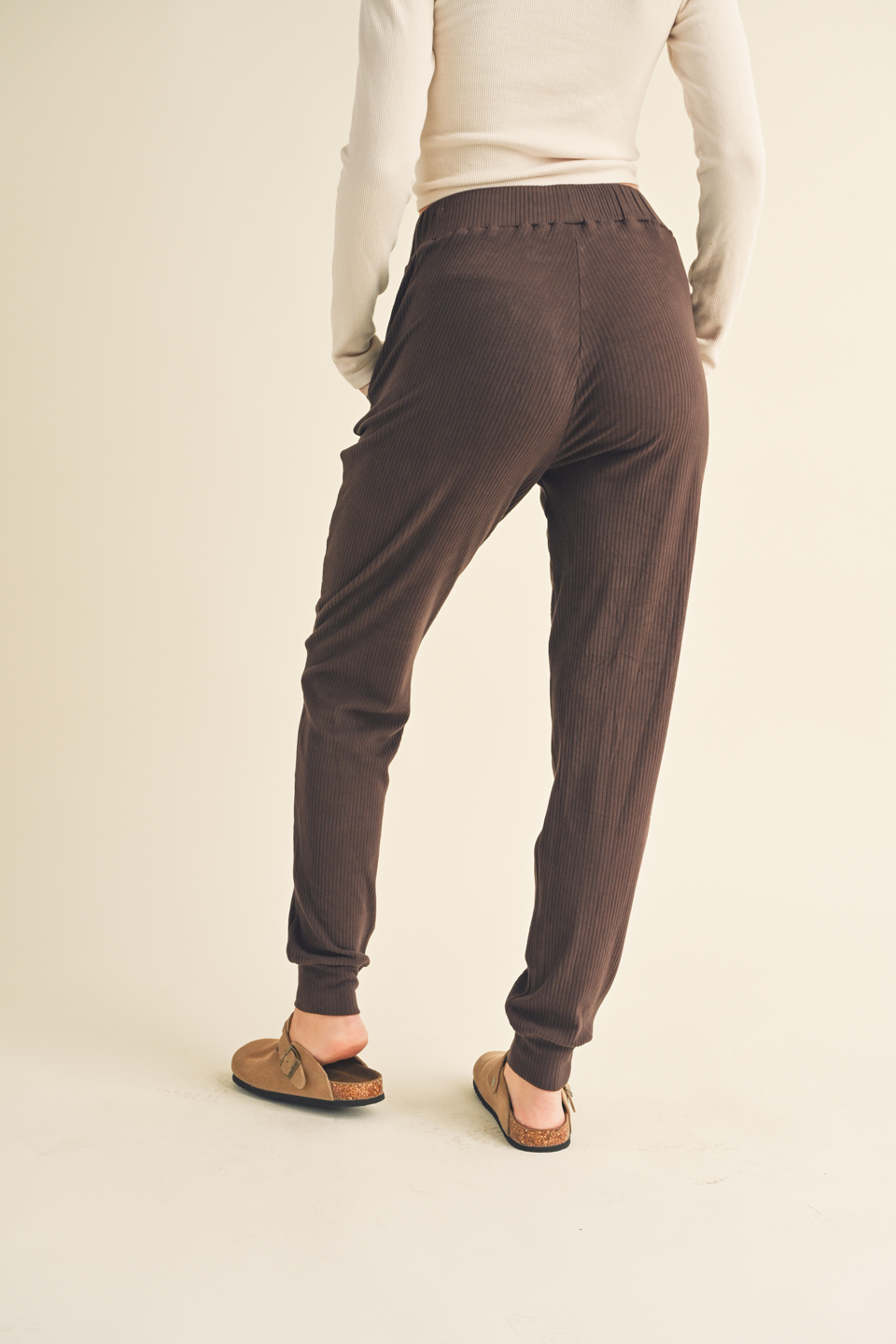 Ragen Ribbed Pants in Chocolate