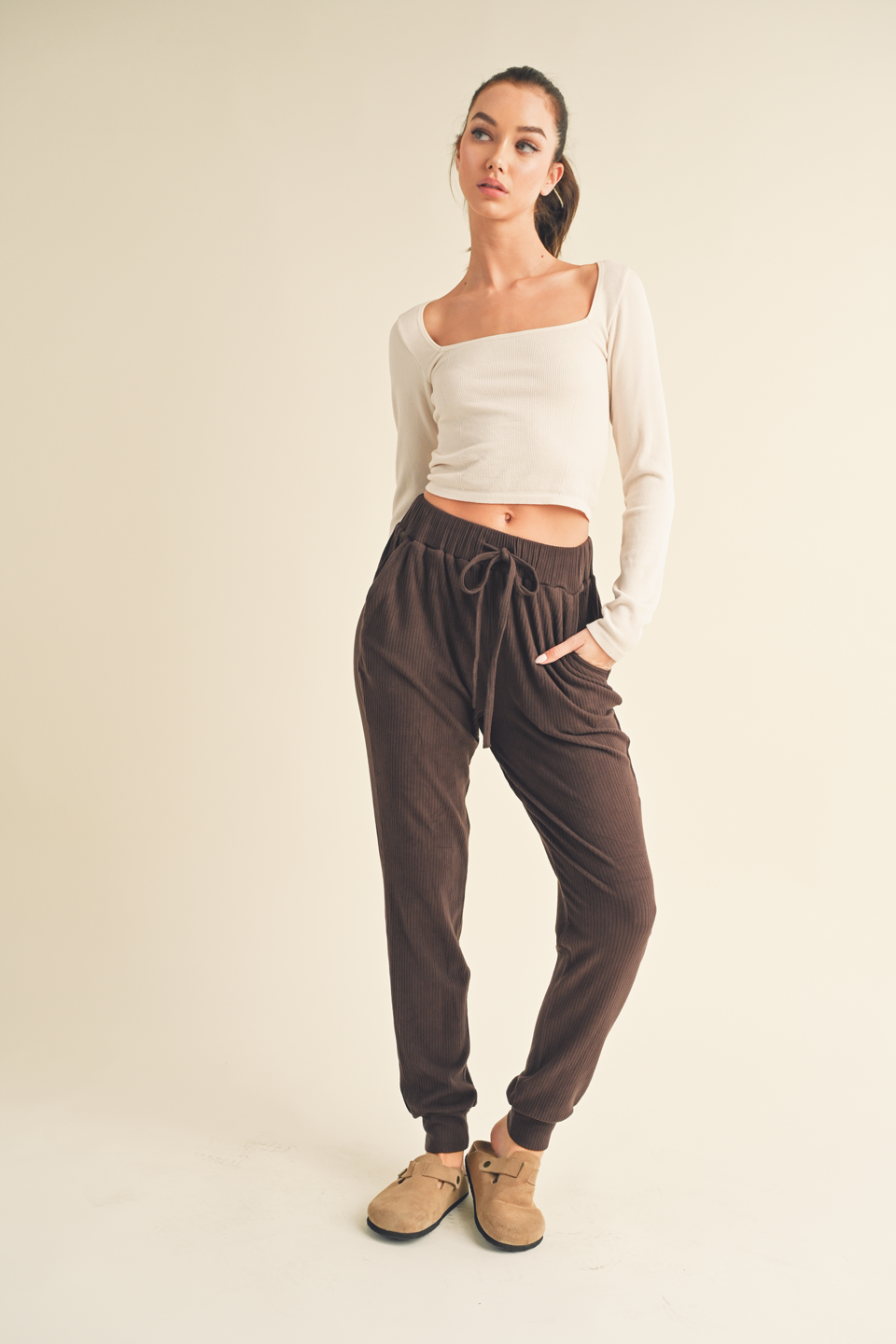 Ragen Ribbed Pants in Chocolate