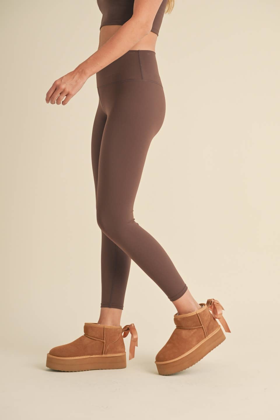 Aligned Performance High-Rise Leggings in Chocolate