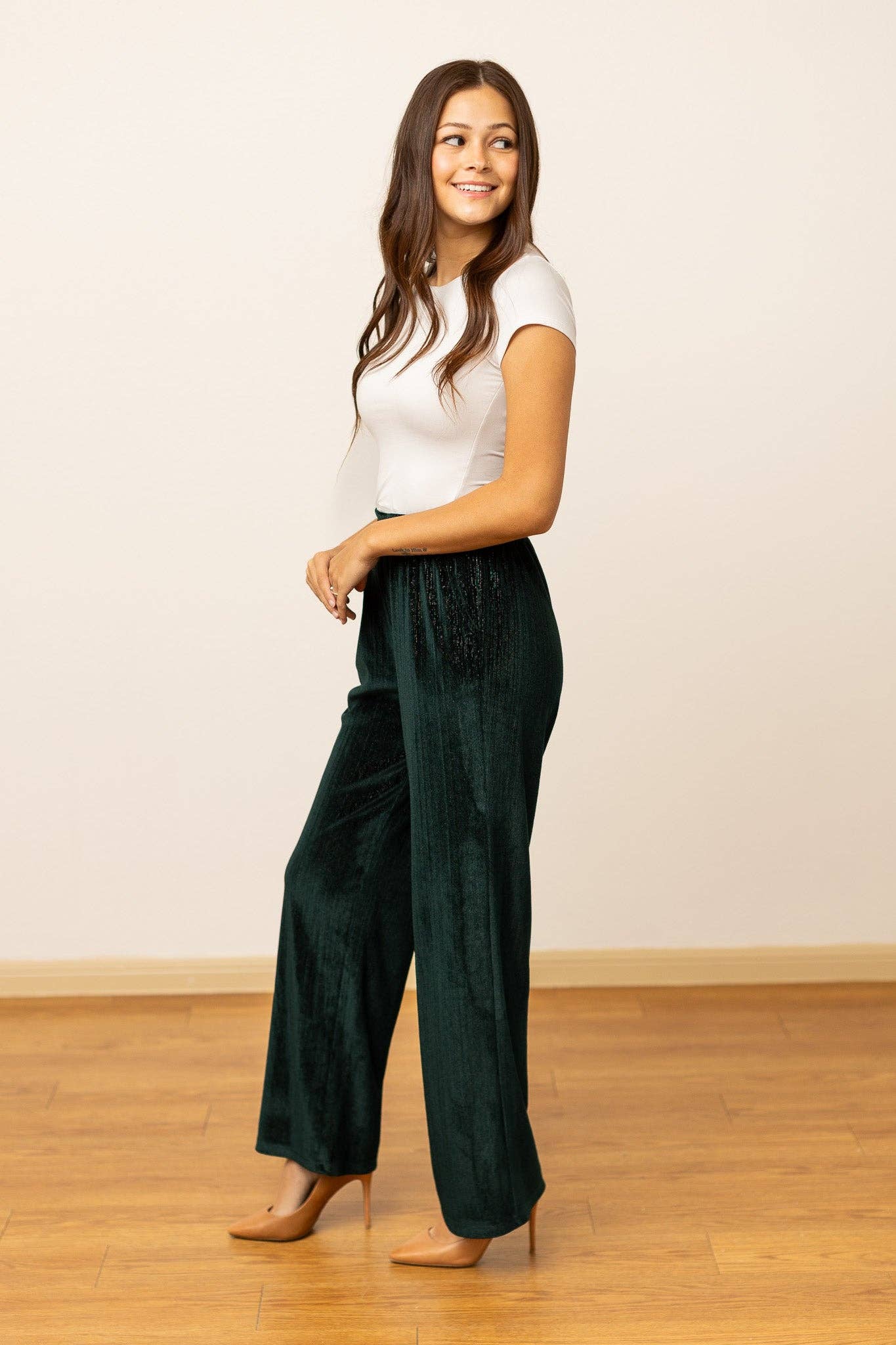 Velvet Straight-Leg Pants in Green