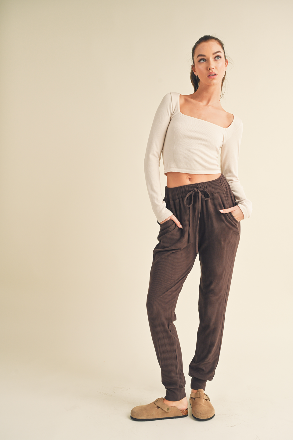 Ragen Ribbed Pants in Chocolate