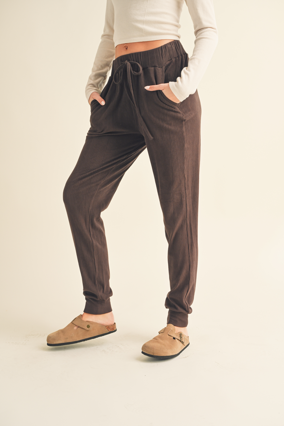 Ragen Ribbed Pants in Chocolate