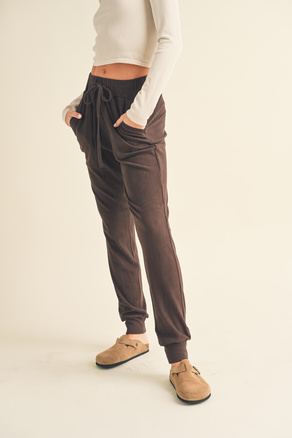 Ragen Ribbed Pants in Chocolate