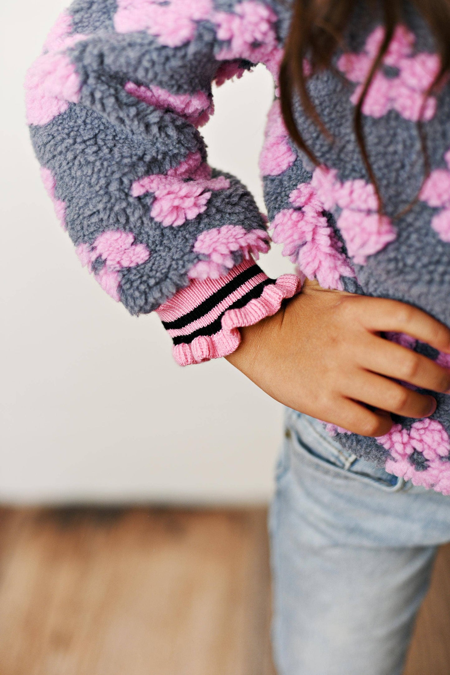 Pink Daisy Scalloped Neck Winter Sweater - youth size