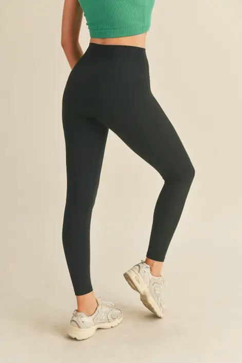 Black Aligned Performance High-Rise Leggings in Black